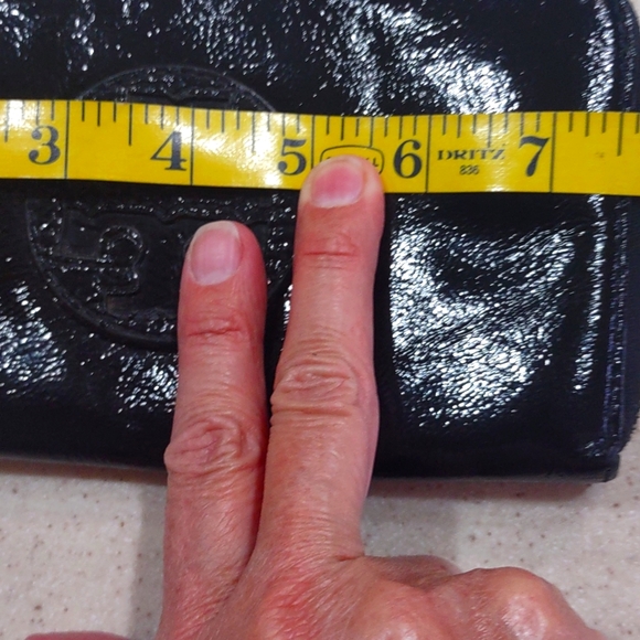 Tory Burch Miller Black Patent Leather Zip Around Continental Wallet EUC - Picture 12 of 13